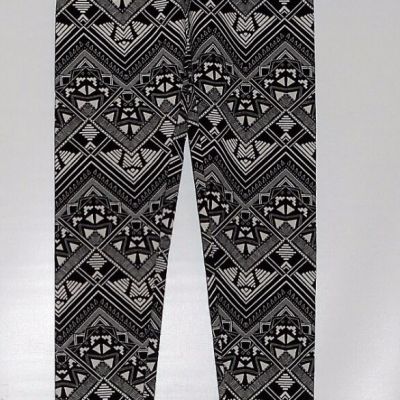 Victoria's Secret Pink Aztec Print Fashion Leggings Black & White XS NWT